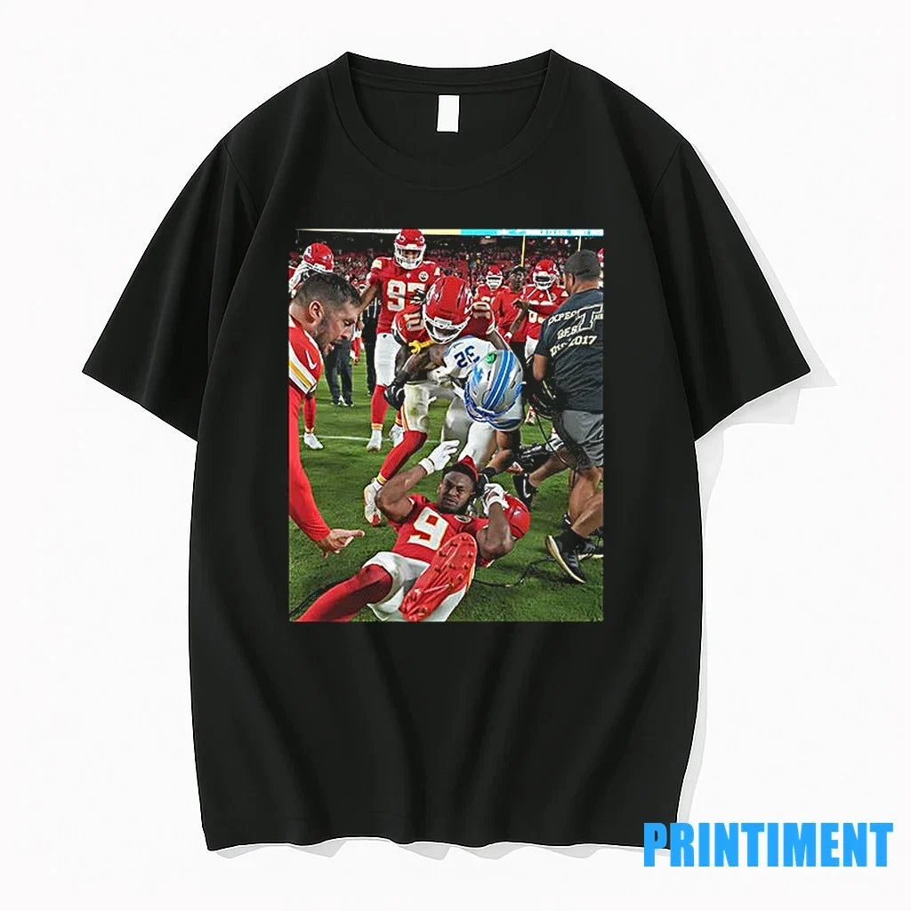 Juju Smith Schuster Vs Brian Branch Tackle Sideline - Adult & Kids T-Shirts, Sweatshirts & Hoodies apparel design preview 1