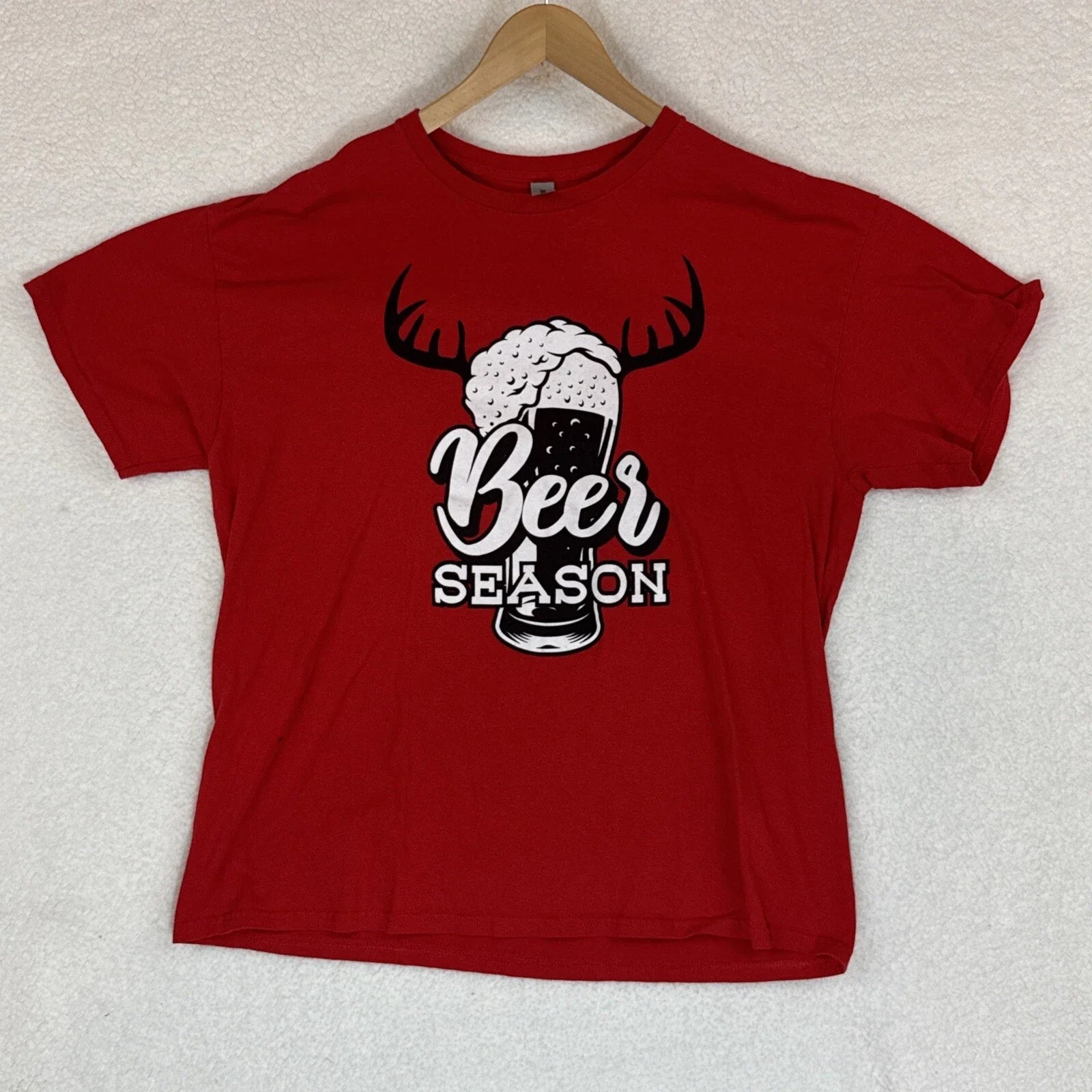 Gildan Beer Season XL Red Short Sleeve Unisex Used - Adult & Kids T-Shirts, Sweatshirts & Hoodies apparel design preview 1