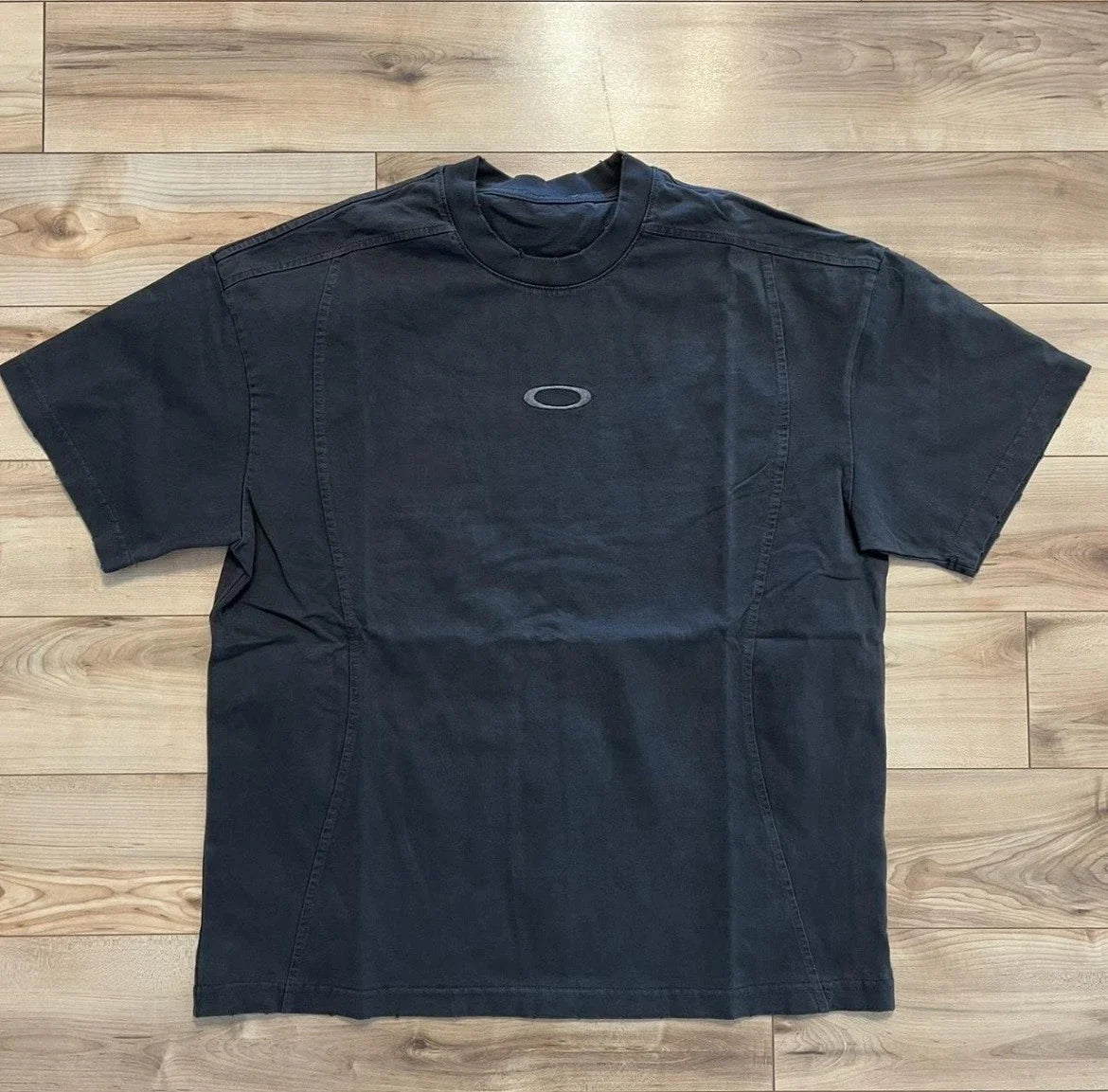 Oakley Men's Vintage Center Logo Graphic Size X-Large - Adult & Kids T-Shirts, Sweatshirts & Hoodies apparel design preview 1