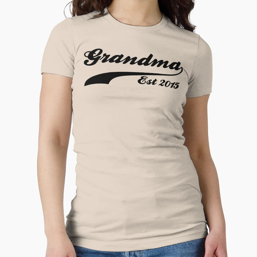 Grandma Est 2015 T-Shirt - Trendy Graphic Unisex - T-Shirt, Sweatshirt, Hoodie