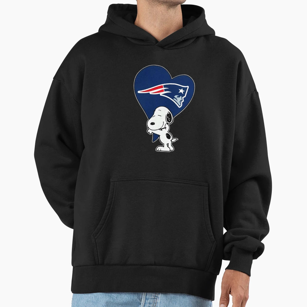 Snoopy New England Patriots Hoodie - Streetwear Style Men Women - T-Shirt, Sweatshirt, Hoodie