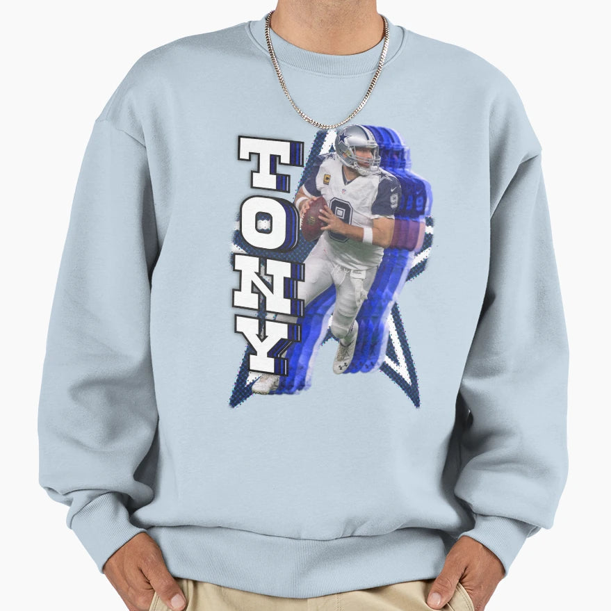 Dallas Cowboy Legend Tony Romo Sweatshirt - Minimalist Print for Adults - T-Shirt, Sweatshirt, Hoodie