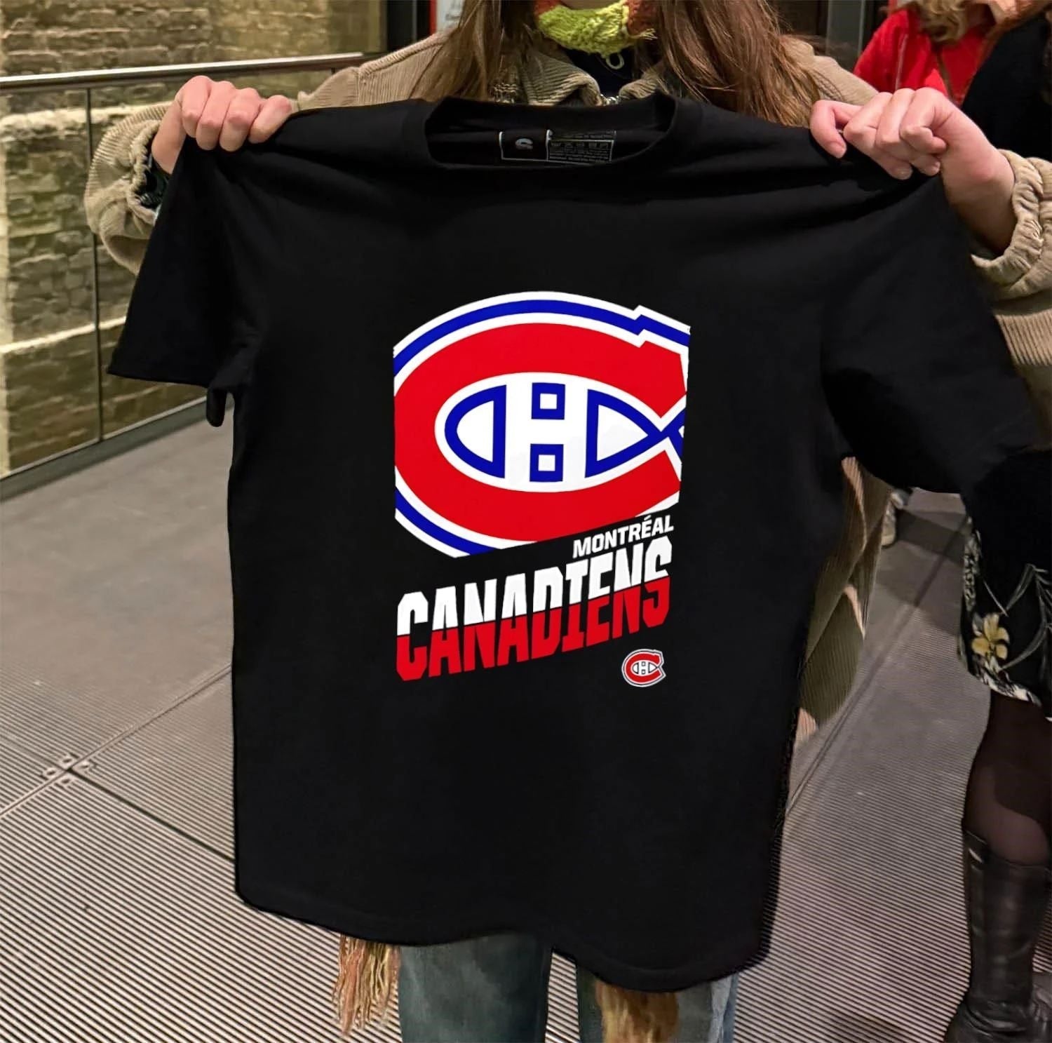 Montréal Canadiens Classic Hockey Logo Graphic - Adult & Kids T-Shirts, Sweatshirts & Hoodies apparel design preview 2